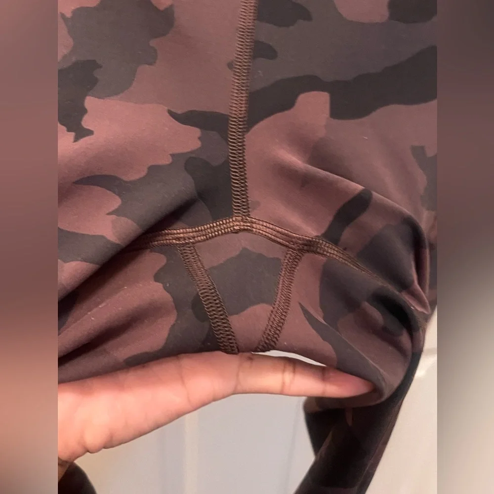 🍋 LIKE NEW Lululemon Invigorate HR Crop 23" - Camo Brown Earth Multi - Sz 8 - Picture 8 of 16